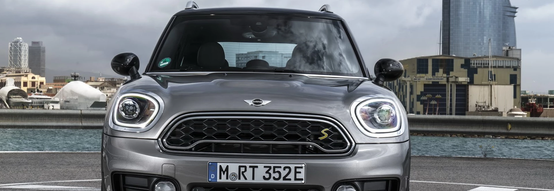 MINI’s first plug-in hybrid launches in the UK this June